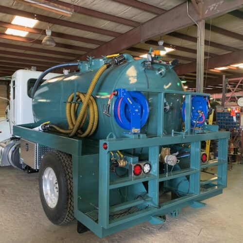 1550 gallon with 1100 gallon waste compartment and 450 gallon water compartment. 25,995 GVWR Non CDL unit