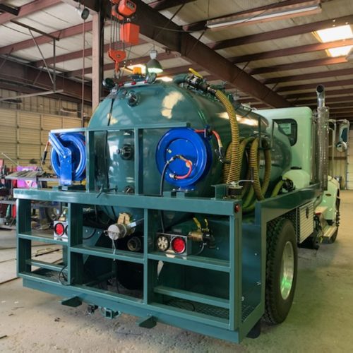 1550 gallon with 1100 gallon waste compartment and 450 gallon water compartment. 25,995 GVWR Non CDL unit